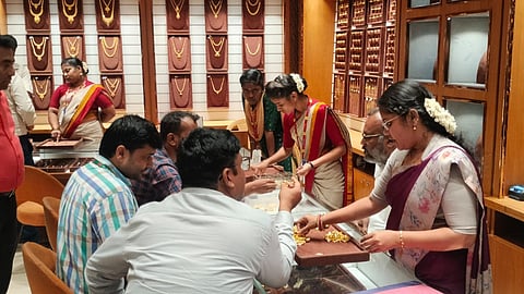 BIS seizes 804 grams of unhallmarked gold jewellery