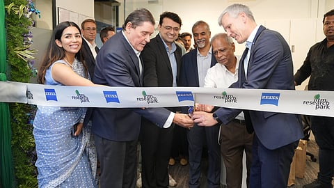 (L to R): Dhaval Radia - Chief Financial Officer, ZEISS India

Miguel Gonzalez Diaz - MD, ZEISS India

Prof Ashok Jhunjhunwala - Institute professor IIT Madras, Chairman - ITEL Foundation

Andreas Pecher - President & CEO, ZEISS Group

Natarajan Malupillai - Group CEO, IITM Research Park, Incubation Cell & RTBI

Dr Oshin Behl - Head, ZEISS Innovation Hub, Chennai