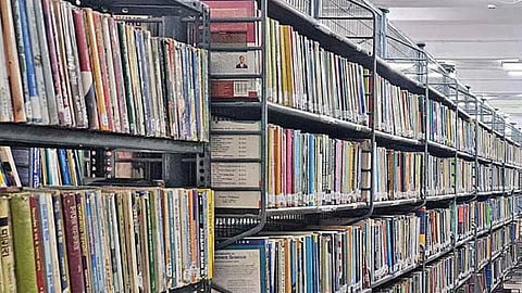 Traditional practice of selling books on House proceedings continues