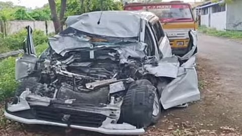 Car rams omnibus on NH near Perambalur