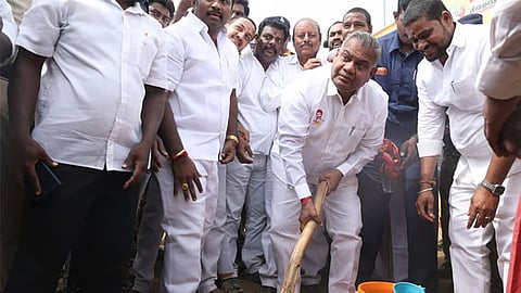 Minister N Anand inaugurating the programme at Theveriyambakkam panchayat in Walajabad  panchayat union of Kancheepuram district 