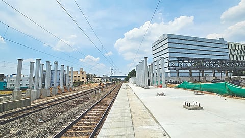 Kilambakkam skywalk railway station