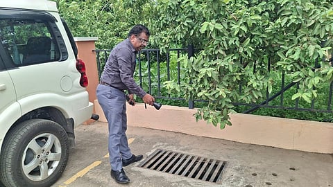 Director of Public Health & Preventive Medicine inspects dengue prevention and control activities at Kuthambakkam Village on Thursday