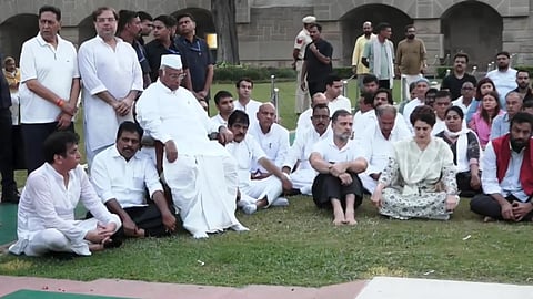 Oppn leaders head to Rajghat to protest against CEC