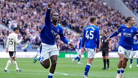 Everton players celebrating a goal 