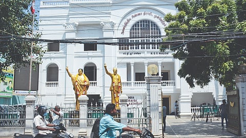 AIADMK headquarters wears a deserted look after the bypoll defeat