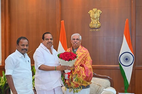AIADMK whip Agri Krisnamurthy submitting a memorandum to Governor RV Arlekar at Raj Bhavan on Thursday

