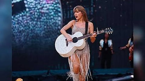 Taylor Swift reunites with her band after nearly two years at the Academy Museum