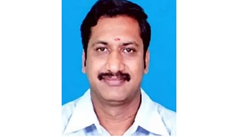 Former DMK MLA Muthukumar surrenders before Chennai special court