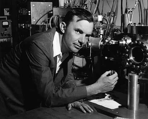 Lewis Branscomb, science champ across fields, dies at 96