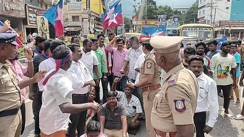 Police arrest VCK workers for staging dharna near Vellore panchayat office