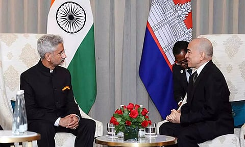 External Affairs Minister S Jaishankar and Cambodian King Norodom Sihamoni (Twitter/@DrSJaishankar)
