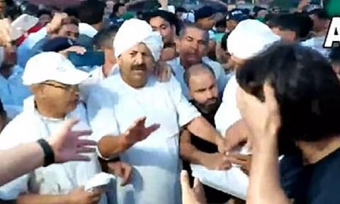 BKU national president with protesting wrestlers&nbsp;