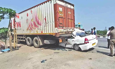 Three killed, as many injured in mishap near Walajahpet