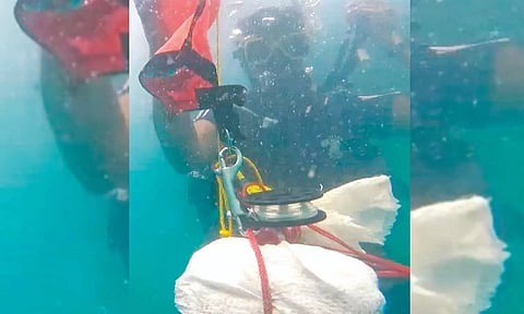 Gold dumped in sea off Mandapam recovered