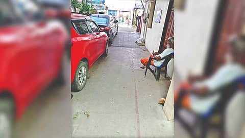 Picture of floor level, which is much lower than the road in T Nagar
