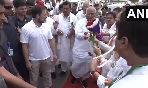 Rahul and Kharge arrive at Patna for the opposition meet