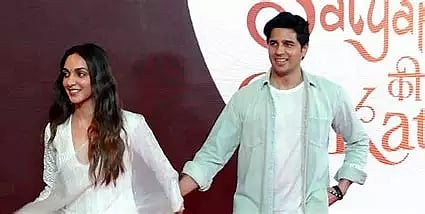 Sidharth Malhotra cheers wife Kiara Advani for her upcoming film 'Satyaprem Ki Katha'