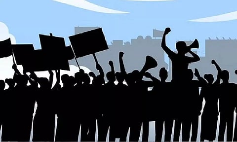 Puzhal residents protest sewage overflow; Chennai-Kolkata NH thrown out of gear