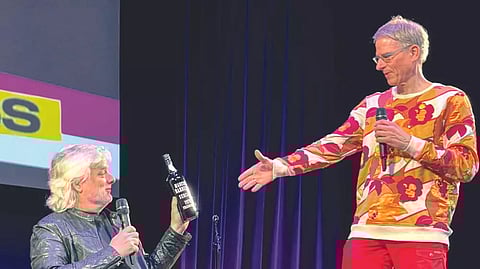 Two leading theories of consciousness square off