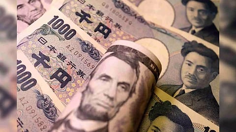 Japanese yen and U.S. dollar banknotes are seen in this illustration (Photo: Reuters)