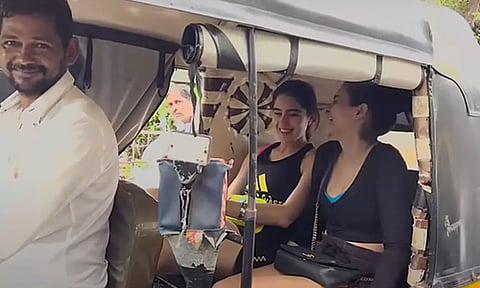 Sara Ali Khan with her friend travelling in auto (IANS)