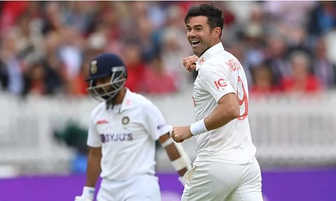 England's Anderson replaces Robinson for fourth Ashes test