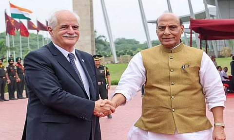 Defence Minister Rajnath Singh, Argentina Defence Minister Jorge Enrique Taiana