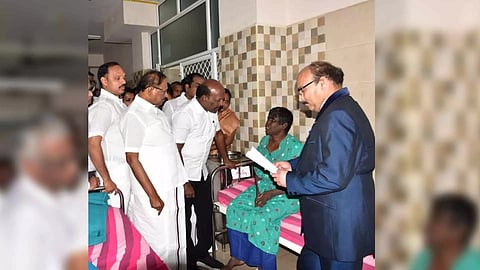 Health Minister Ma Subramanian at Annavasal GH in Pudukkottai during a surprise inspection (Photo: Twitter/@Subramanian_ma)