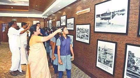 Madurai Mayor Indrani Ponvasanth with students during an exposure visit to Kalaignar Centenary Library on Thursday
