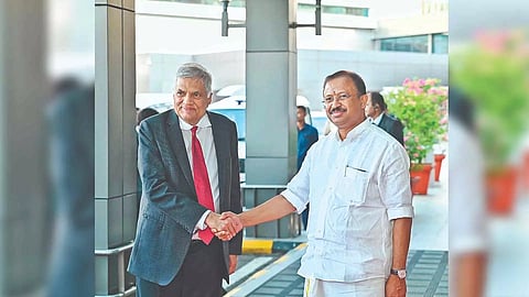 MoS V Muraleedharan receiving President Ranil Wickremesinghe