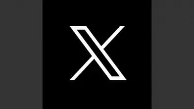 Twitter flies blue bird, replaces with 'X' logo on web