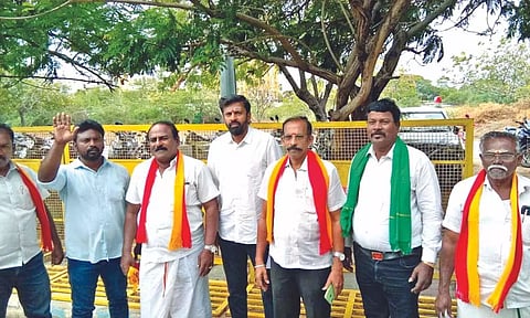 SMK cadre at Thoothukudi Collectorate on Monday