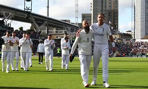 &nbsp;England's Stuart Broad and Moeen Ali are applauded off the field by their teammates after winning the test and drawing the series (Reuters)&nbsp;&nbsp;