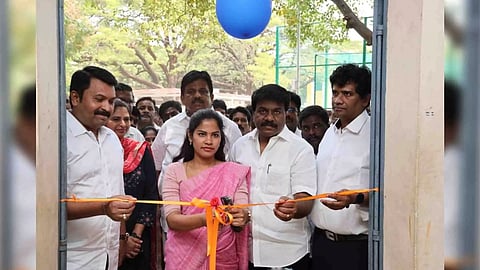 Chennai mayor R Priya inaugurated an academy of stem excellence for corporation students (Twitter/@PriyarajanDMK)