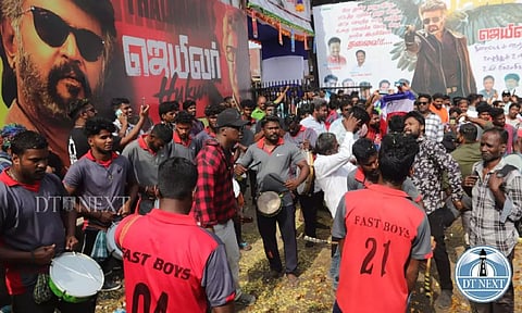 Several fans are celebrating outside the cinema hall (Image: Hemanathan M)