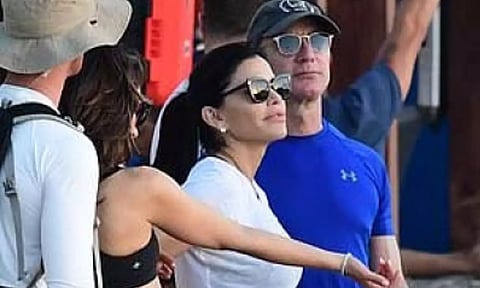 Billionaire Jeff Bezos and his girlfriend Lauren Sanchez
