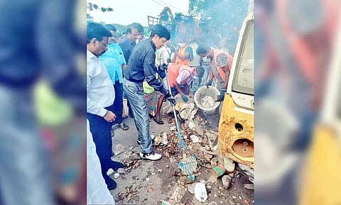 GCC Commissioner inspects intensive cleaning work in Royapuram