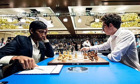 Praggnanandhaa and Fabiano Caruana /Twitter/@FIDE_chess