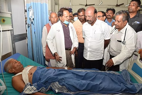 Ma Subramanian visits&nbsp; the injured victim at RGH&nbsp;
