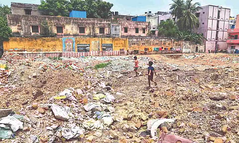 Construction debris dumped in Koiyyathoppu Housing Colony, Egmore (Hemanathan M)