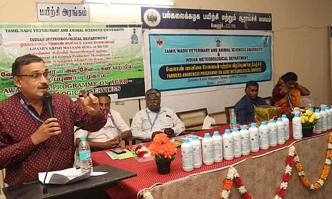 IMD’s Balachandran addressing a meeting organised by TANUVAS on agro forecasting at Vellore