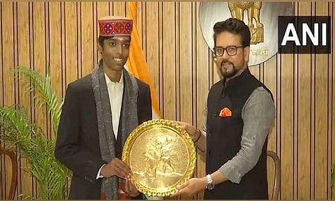 Union Sports Minister Anurag Singh Thakur felicitates Praggnanandhaa (Photo:ANI)