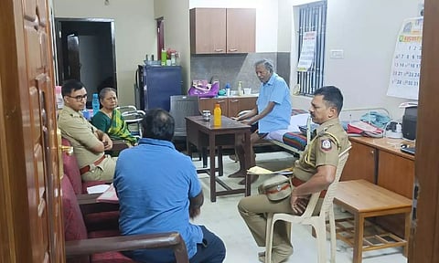 St Thomas Mount DCP Deepak Siwach visited the the elderly couple at their residence