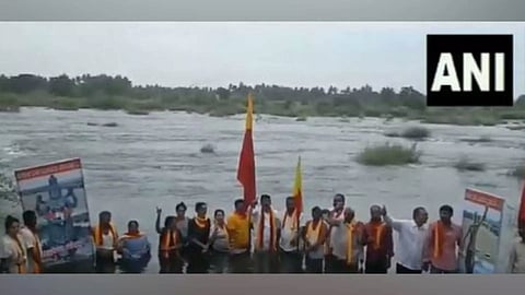 Pro-Kannada organisations protest against Cauvery water release to TN