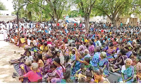 Residents of Thoothur, Kuruvadi, Thelur and Koman villages staging a protest in Ariyalur on Wednesday