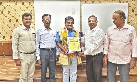 Prof Sivakumaran of NIT-T honoured  for contribution to engg education