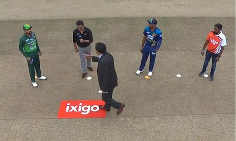 Visuals from the toss.