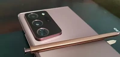 Indian technical consumer goods market logs 8% growth, premium phones selling fast