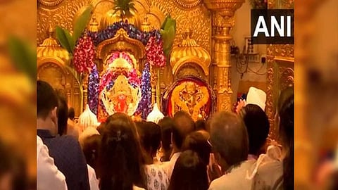 Aarti being performed at Shri Siddhivinayak Temple (Photo/ANI)